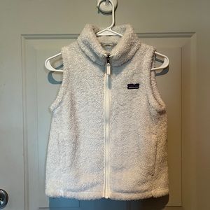 Patagonia vest worn only two times. Size girls large! $15